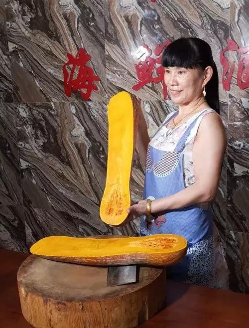 種南瓜竟然種出“麻煩”了，瓜販搶購，電視臺記者也趕來了