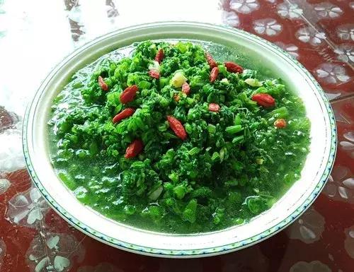 菜農(nóng)種植無需噴農(nóng)藥的蔬菜，不僅栽培簡單、而且效益高